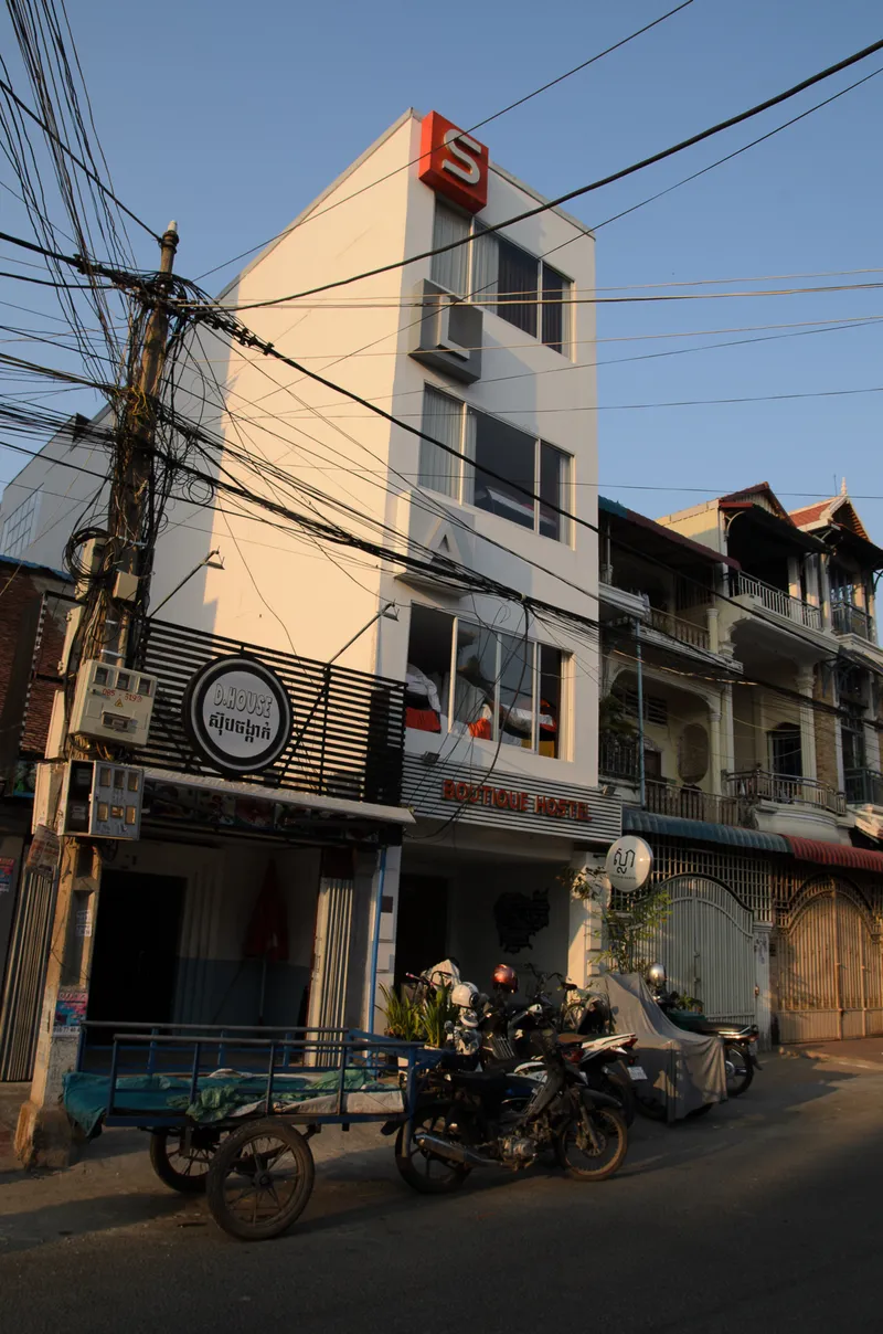 Cambodia: Phnom Penh — 19